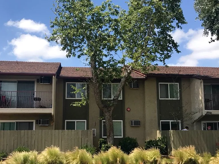 1475 Oakdale Ave — Photo 25