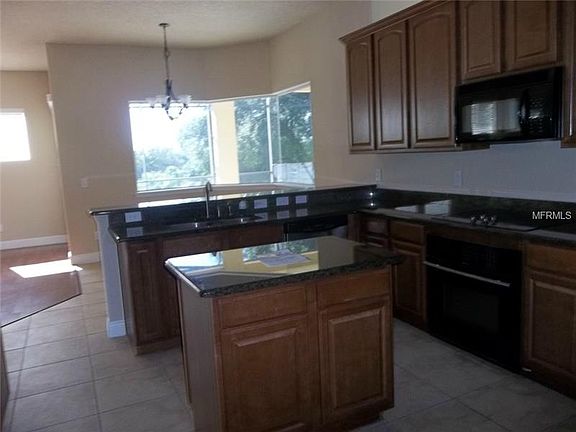 3rd image of 16326 Magnolia Bluff Dr
