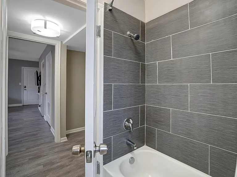 334 Helen St #1 — Photo 8