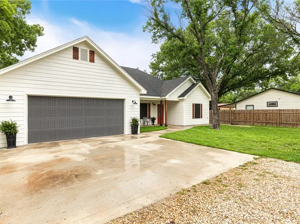 211 W Tinsley Dr, Robinson, TX 76706