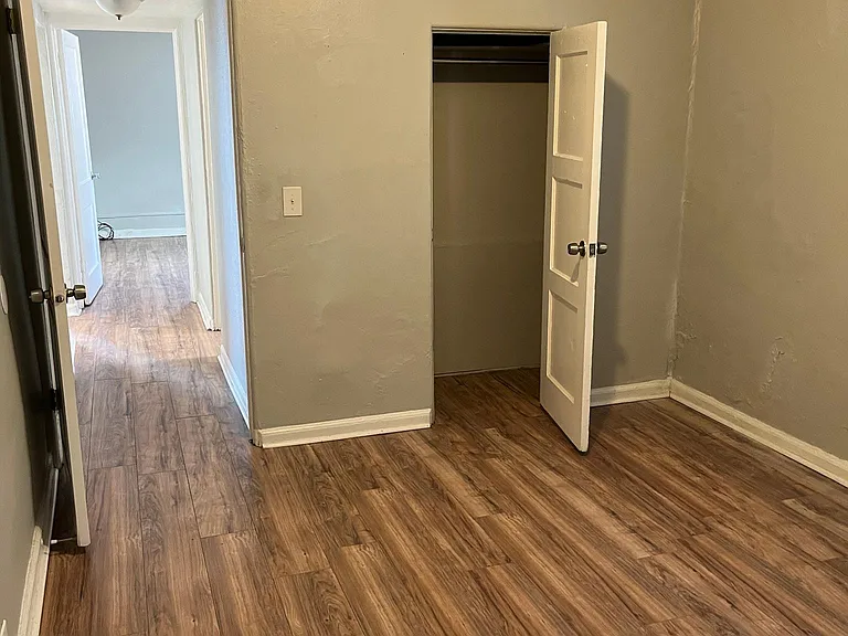 1350 Kingston St #1 — Photo 1