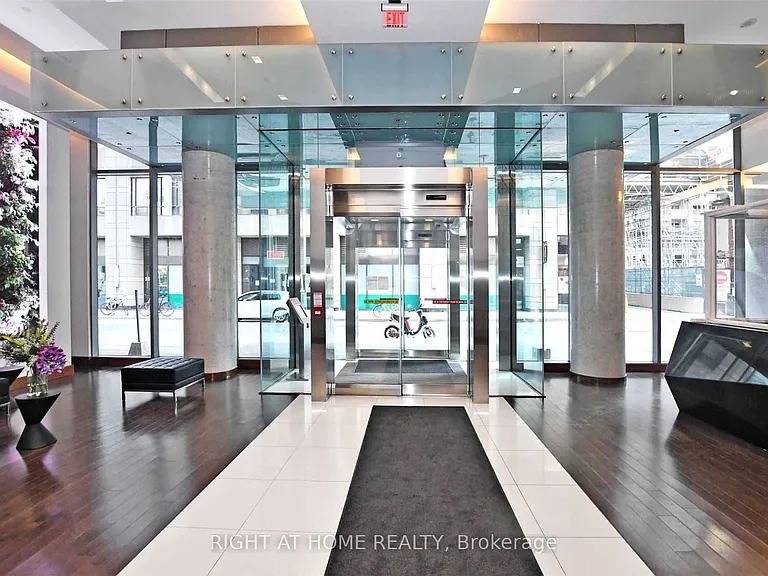 8 Mercer St #1903 — Photo 13