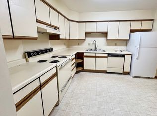 913 Acewood Blvd #211, Madison, WI 53714