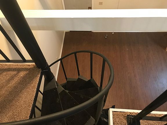 5th image of 733 Ashland Ave APT 4