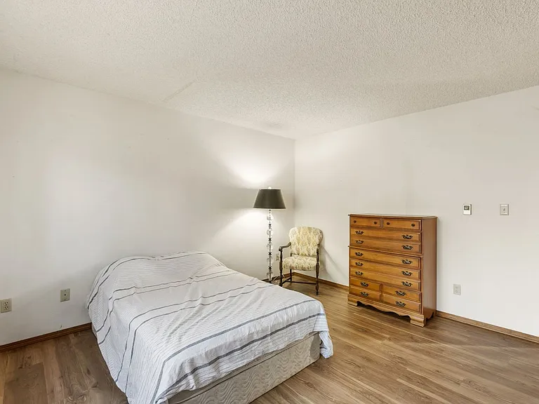 590 Greenway Ct #A — Photo 35