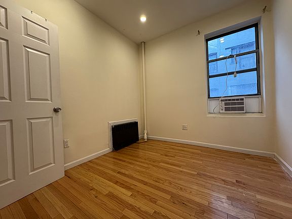 5th image of 602 W 139th St APT 31
