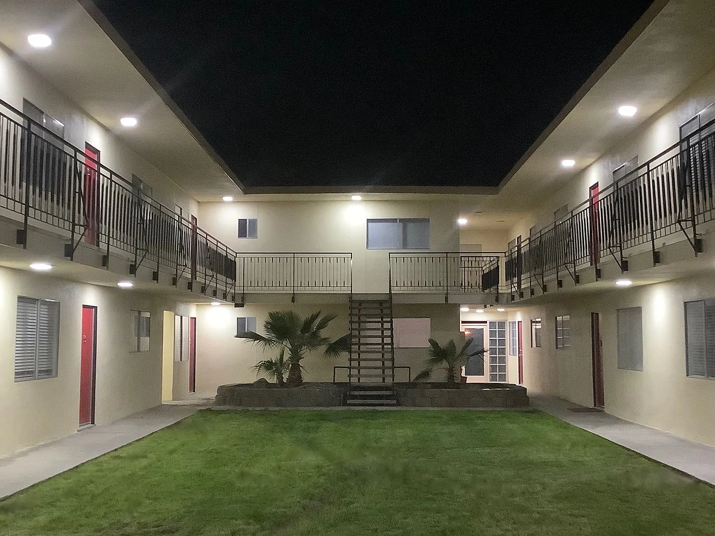 232 W Caldwell Ave — Photo 1