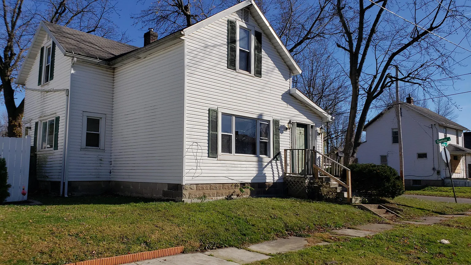 240 Lincoln Ave photo 1