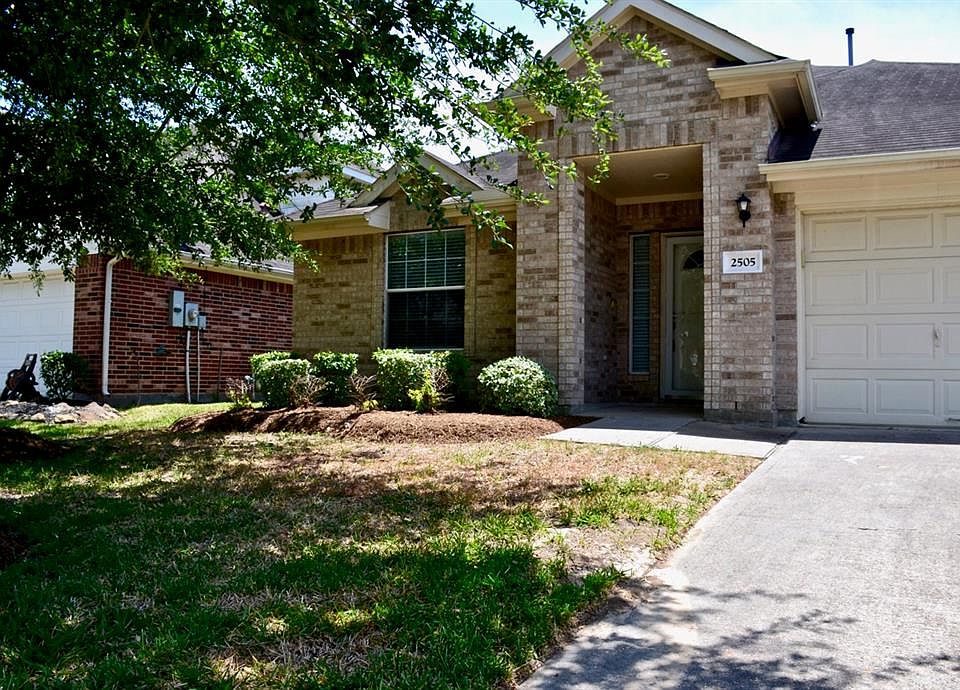 1st image of 2505 Artesia Dr