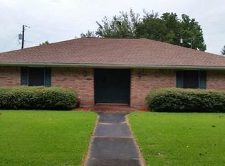 305 Leonard St, Angleton, TX 77515