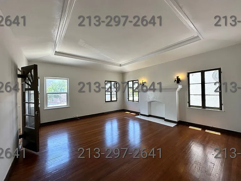 324 S Cochran Ave #7 — Photo 1