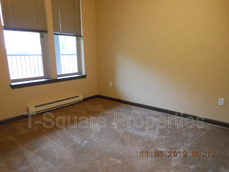 9505 NE 180th St #102 — Photo 6