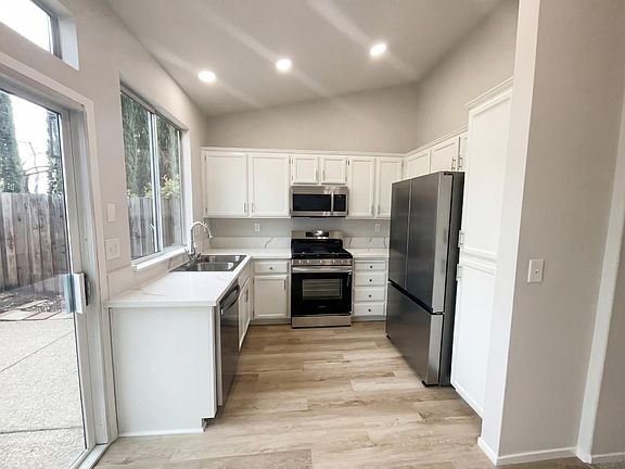 2nd image of 108 Austin Dr