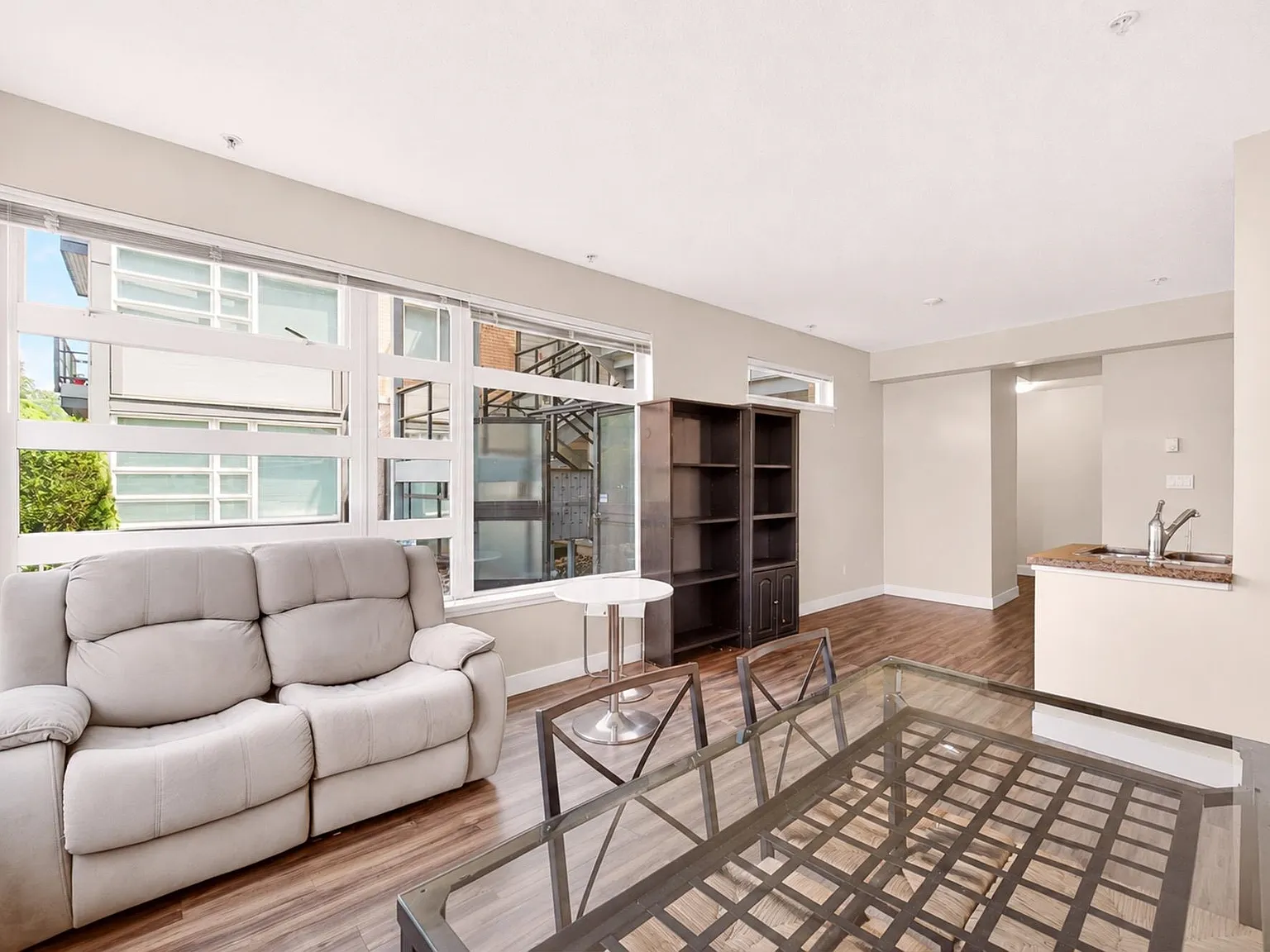 1 bed, 900 sqft, $1,550 — Photo 4