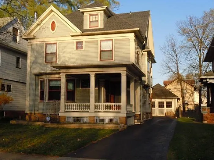 24 Rugby Ave photo 1