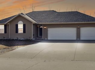 404 Nutmeg Ct, Sparta, MO 65753