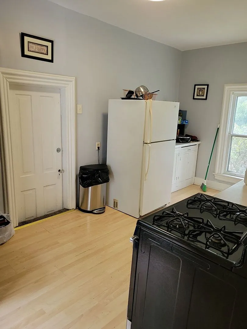 722 W Cedar St — Photo 4