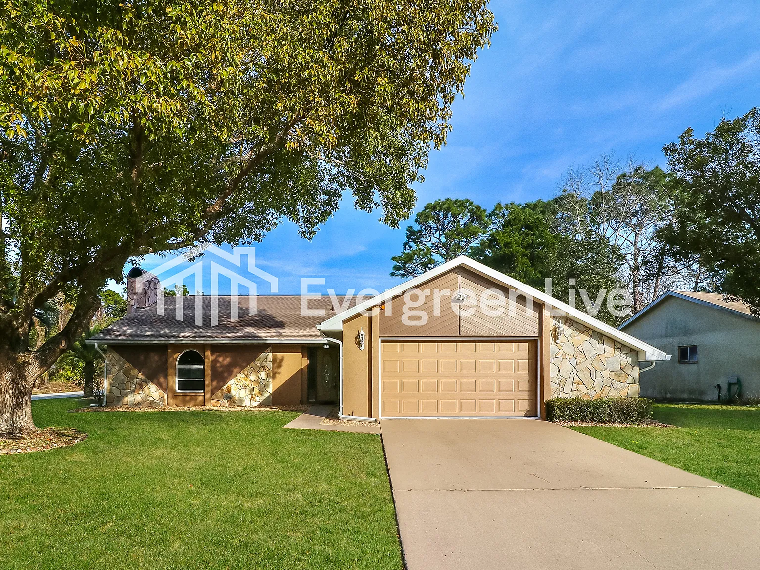 3 bed, 2.0 bath, 1769 sqft, $1,795 — Photo 1