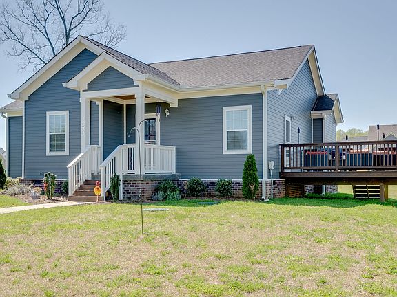 2nd image of 1271 Leaf Ln