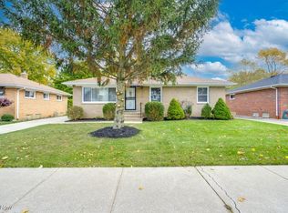 6961 Maplewood Rd, Parma Heights, OH 44130