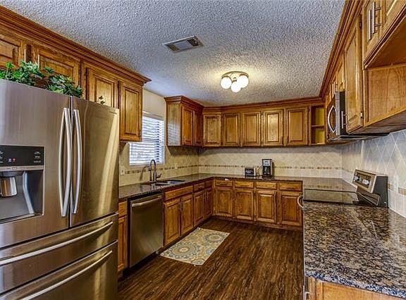 5th image of 9939 Acklin Dr