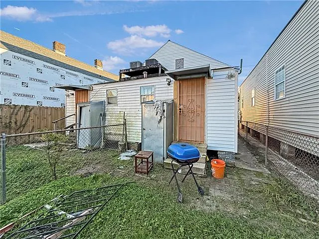 5721 Royal St — Photo 9