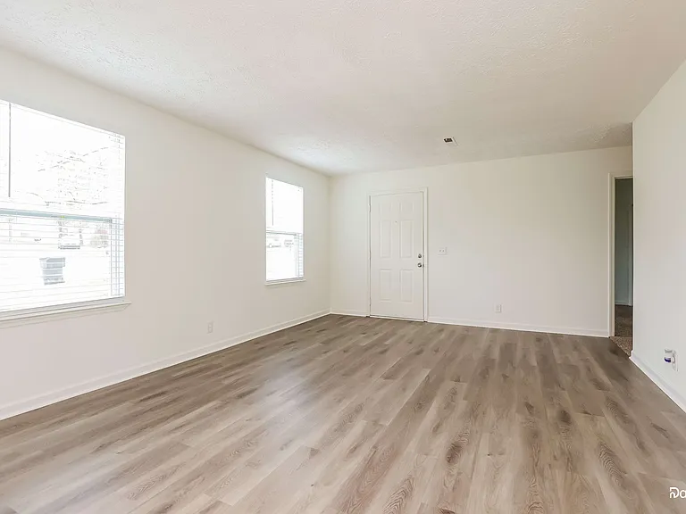 124 Cedarmont Cir — Photo 5