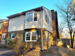 1008 Moorefield Creek Rd SW, Vienna, VA 22180