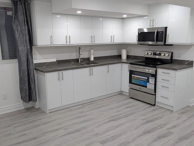 22 Exhibition Cres #BASEMENT — Photo 8