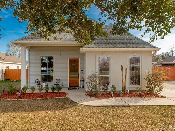 28464 Cameo Ct, Ponchatoula, LA 70454