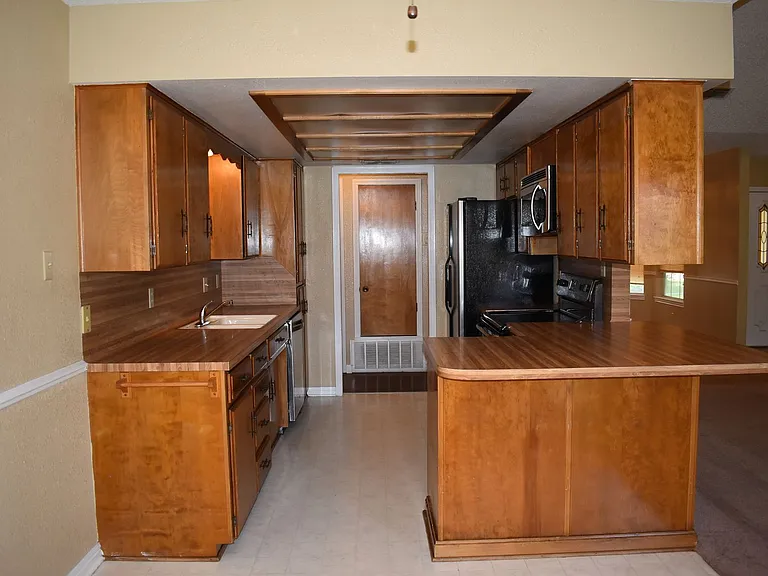 704 Kim Ave — Photo 7