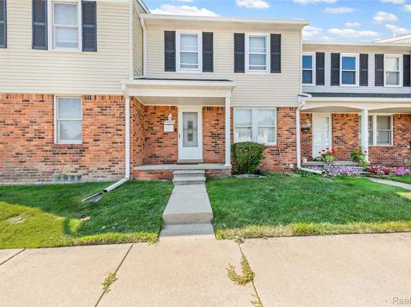 37053 Brynford Dr, Clinton Township, MI 48036