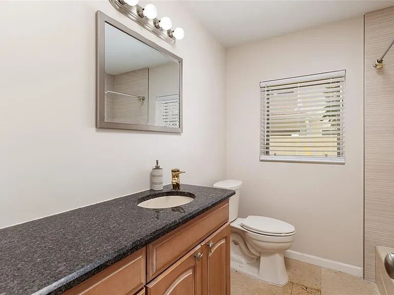 300 Brightwaters Blvd NE — Photo 34