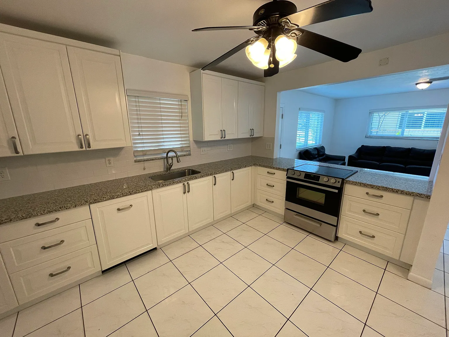 3 bed, 2.0 bath, 1520 sqft, $3,500 — Photo 3