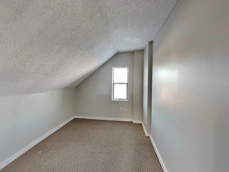 192 E 11th Ave #B — Photo 11