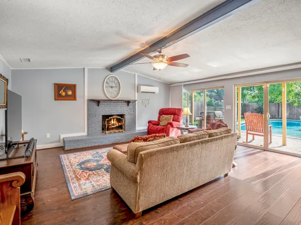 810 Aster St, Katy, TX 77493