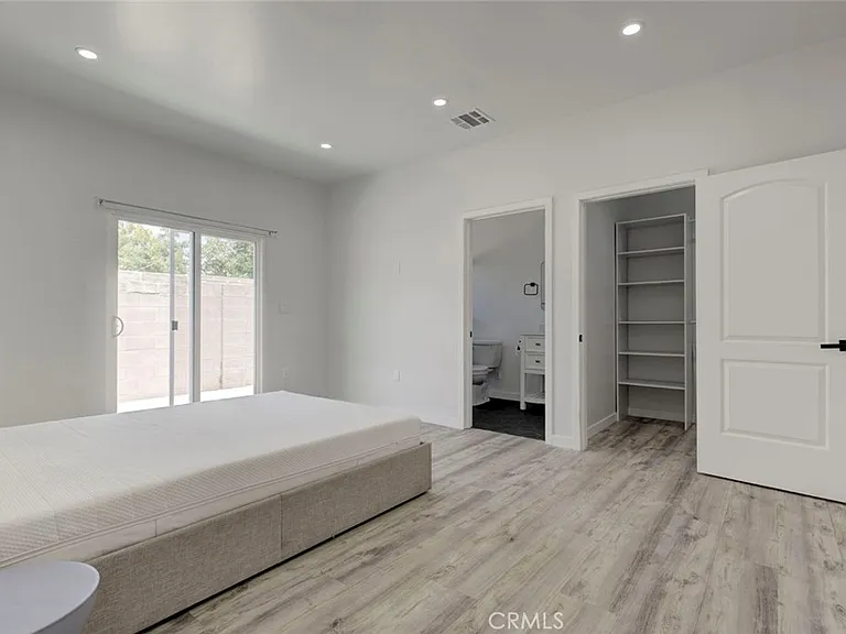 8209 Bellingham Ave — Photo 8