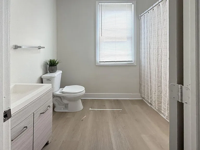 2457 N Patton St — Photo 10