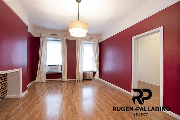 Rented by R New York | media 11