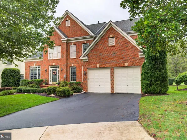 4453 Tuscany Ct, Woodbridge, VA 22192