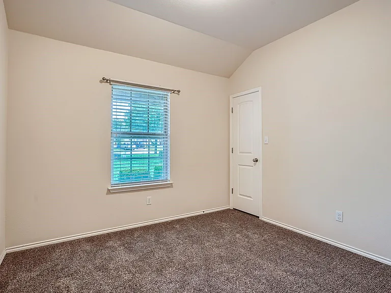 120 Shiloh Cv — Photo 8