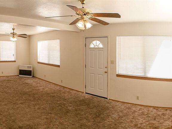 5th image of 913 Beaumont Ave