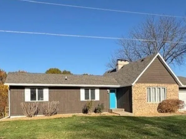209 Lakeview Ct, Colona, IL 61241