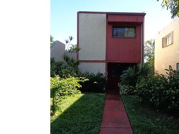 2nd image of 5008 SW 40th Ave #5008