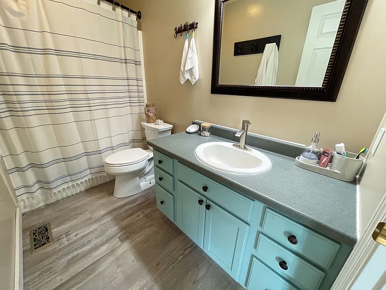 688 Green Tree Dr — Photo 7
