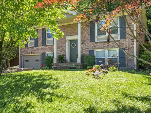 553 Holt Valley Rd, Bellevue, TN 37221