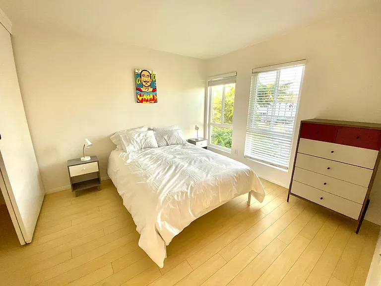 4865 Saratoga Ave — Photo 43