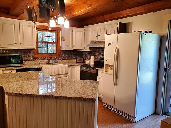 4th image of 12 Sunny Crest Rd