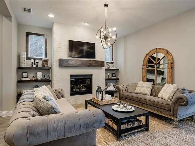 8043 Sunflower Ln — Photo 4