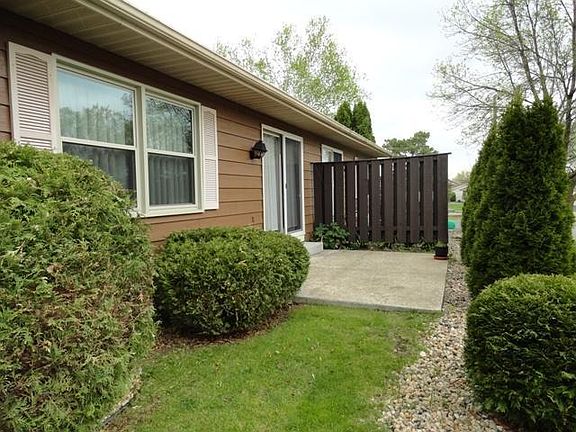 3rd image of 1345 Tamarack Ave